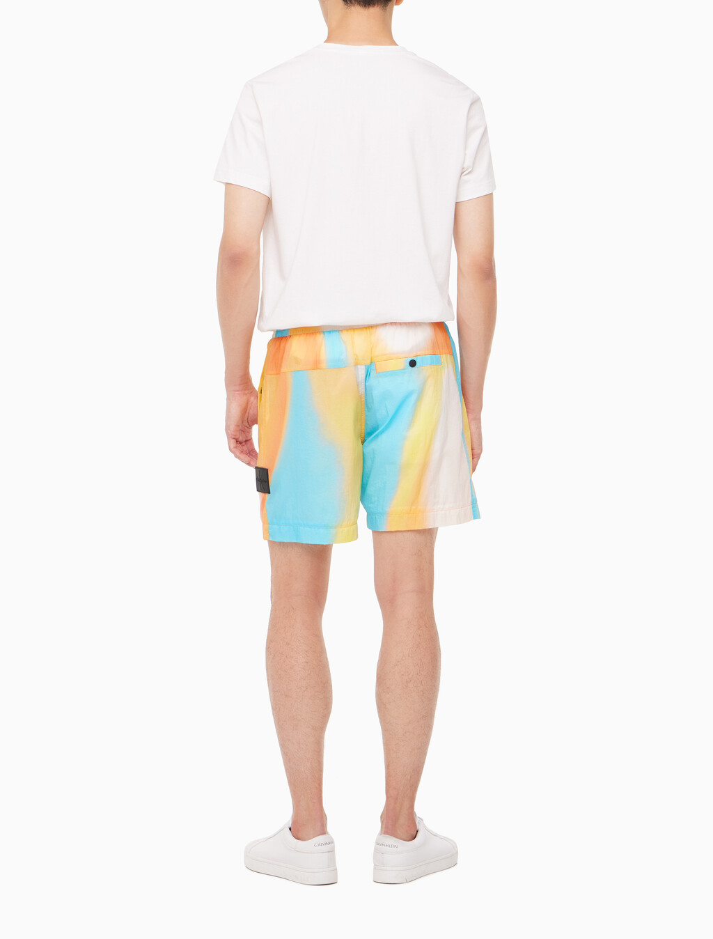 Buy 남성 올오버 그래픽 프린트 쇼츠 in color ANCIENT WHITE/EGGSHELL