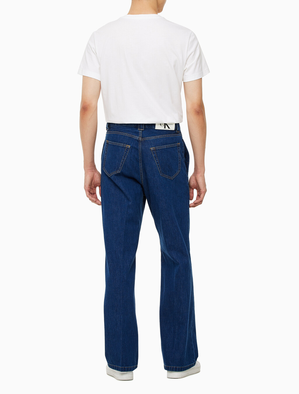 Buy 남성 클린 프레스드 와이드핏 트라우저 데님 in color MID BLUE BACK EMBRO