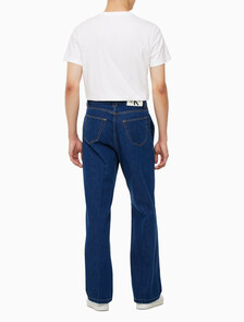 Buy 남성 클린 프레스드 와이드핏 트라우저 데님 in color MID BLUE BACK EMBRO