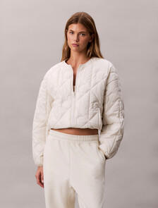 Buy 여성 로고 퀼티드 패딩 자켓 in color CHALK
