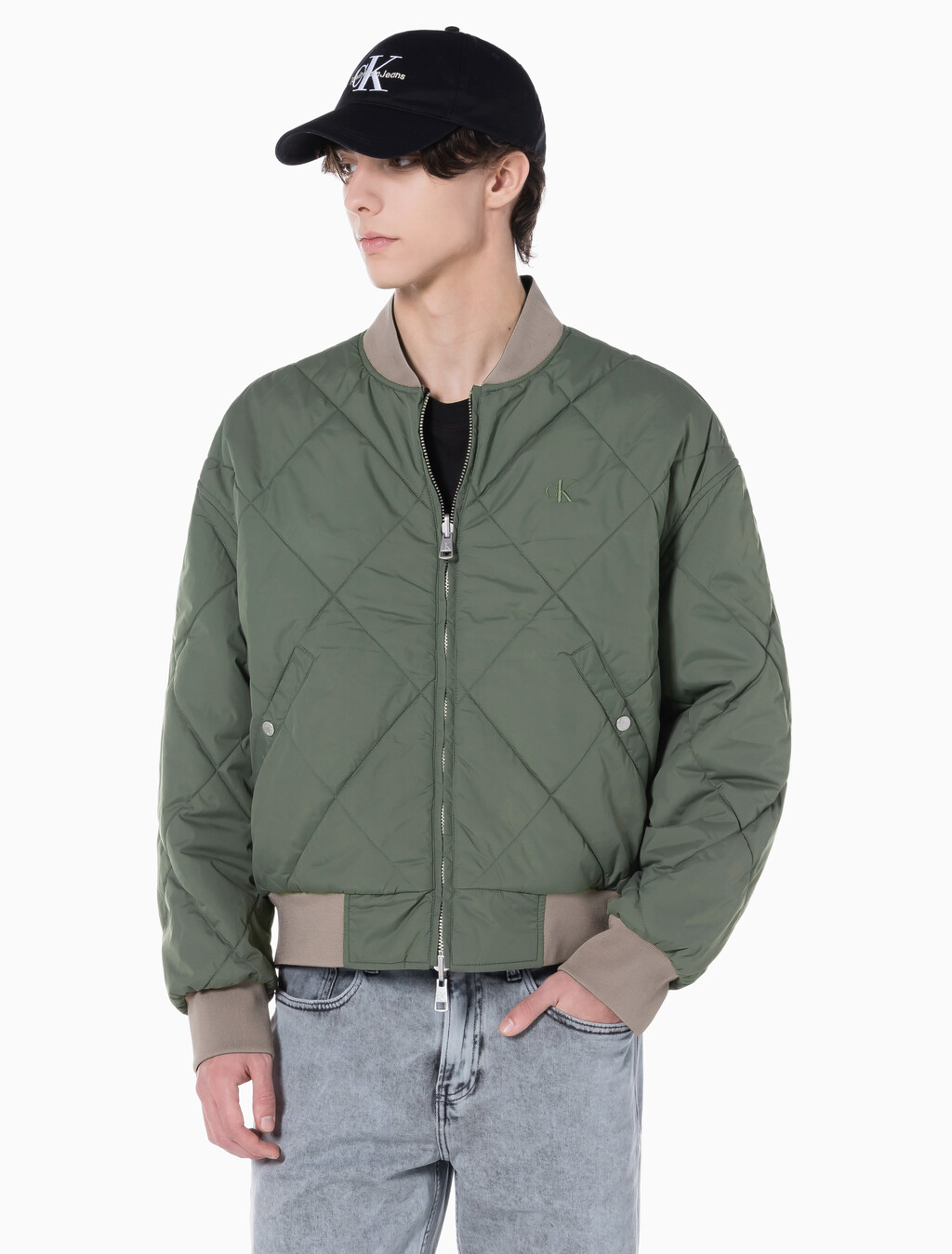 Buy 남성 리버서블 퀼팅 봄버 자켓 in color CK BLACK