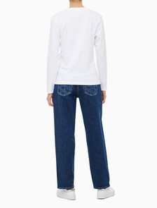 Buy 여성 슬림핏 인스티튜셔널 로고 긴팔 티셔츠 in color BRIGHT WHITE
