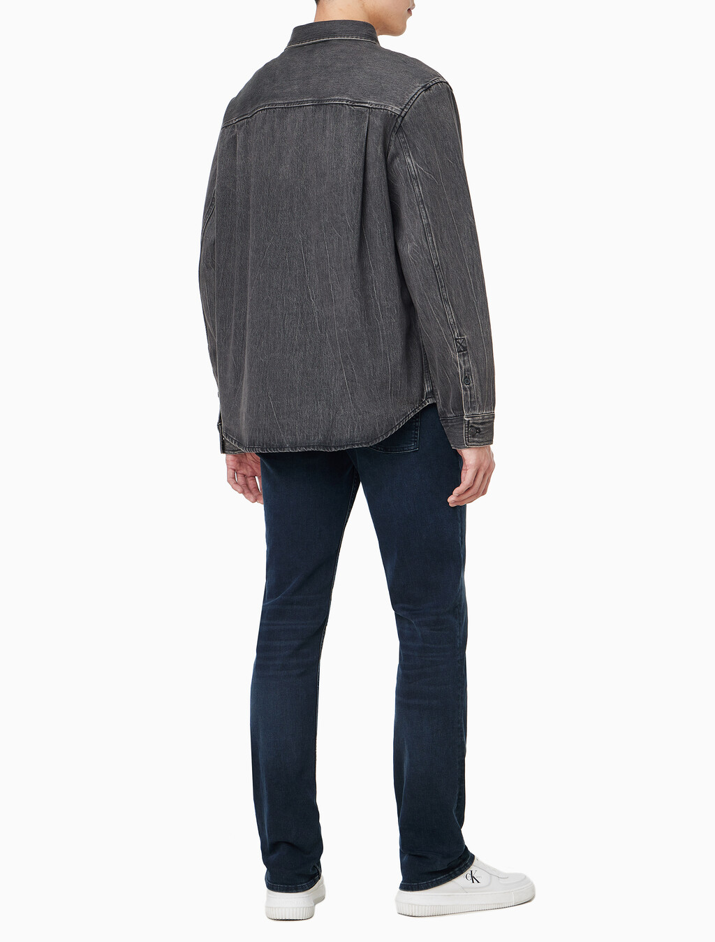 Buy 남성 오버핏 블랙 워시 데님 셔츠 in color BLACK FOG