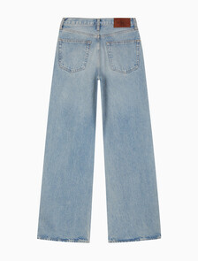 Buy 여성 와이드 레그핏 미드 미드 블루 데님 in color MID BLUE