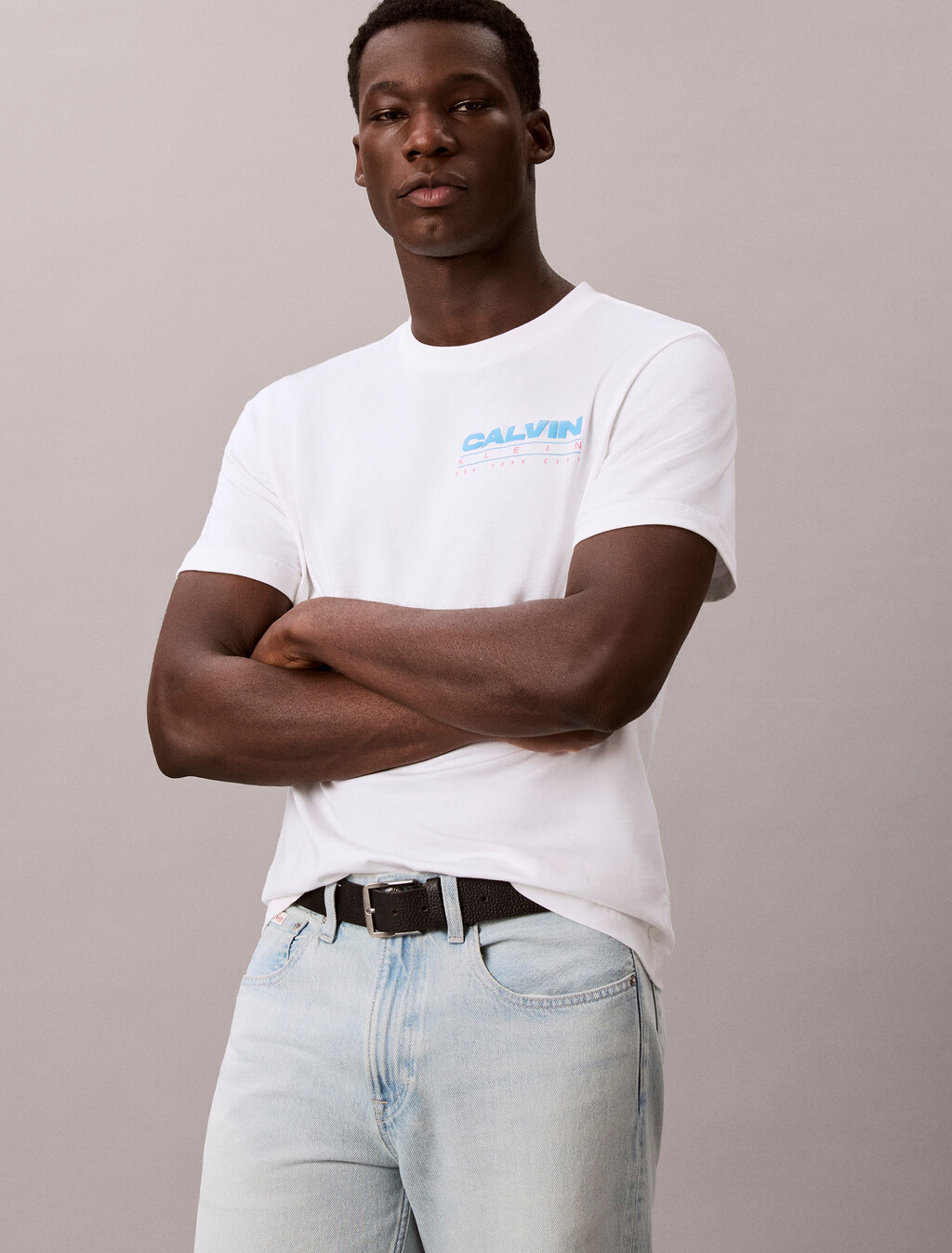 Buy 캘빈 디스크 스택 그래픽 티 in color BRIGHT WHITE