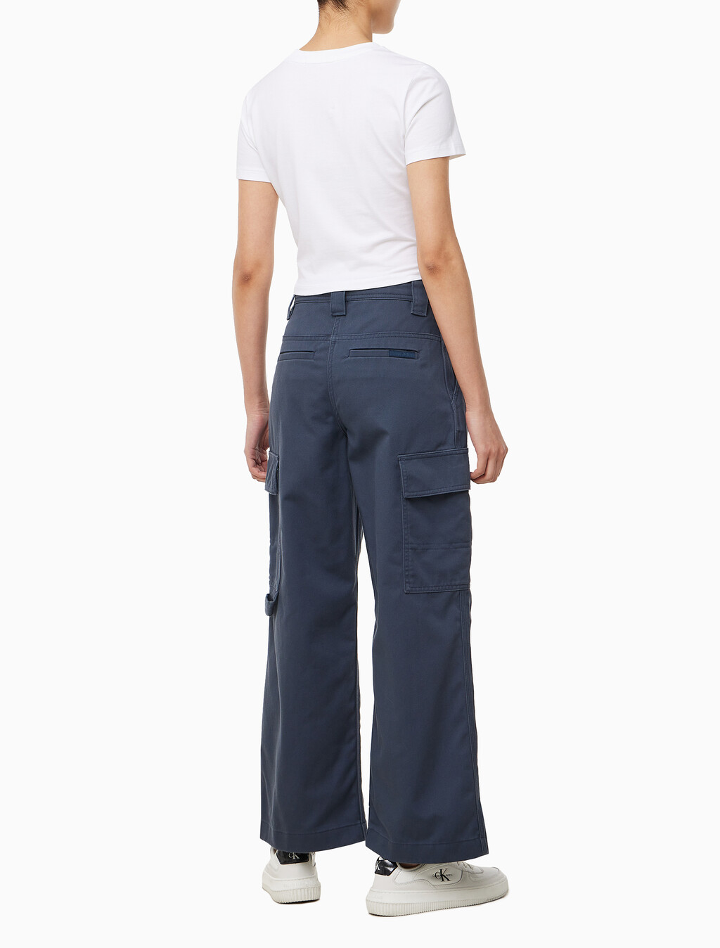 Buy 여성 유틸리티 캔버스 카고 팬츠 in color NAVY