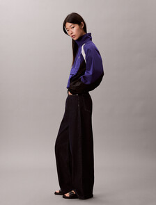 Buy 여성 숏 컬러블록 풀오버 in color Blue