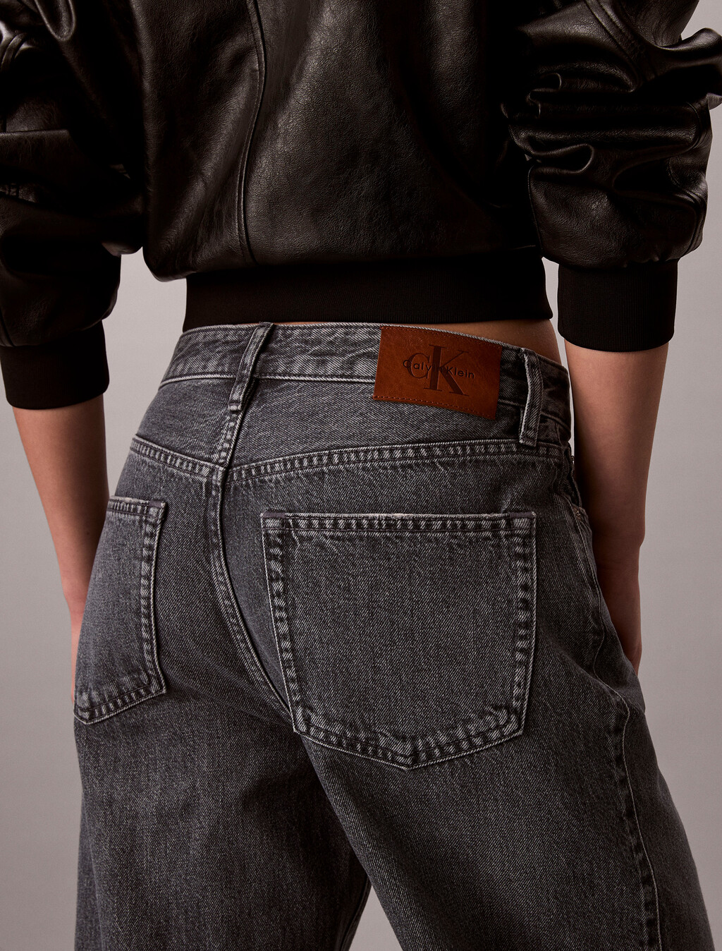 Buy 여성 90S 스트레이트 데님 in color Denim Blue