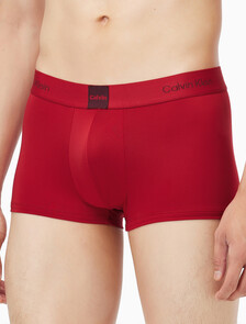 Buy 남성 모던 로고 패치 마이크로 로우 라이즈 트렁크 in color red