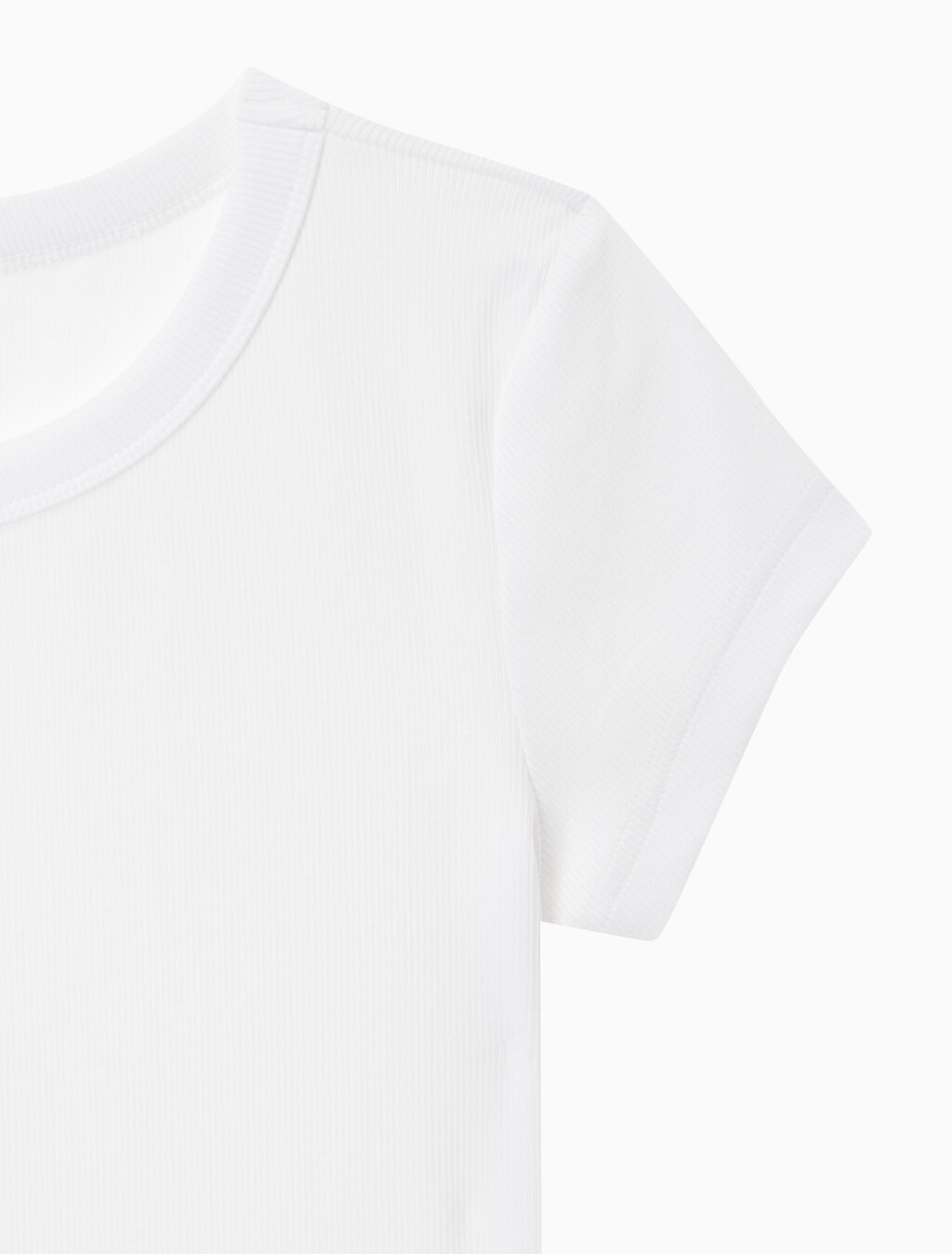 Buy 여성 우븐라벨 립 베이비 티 in color BRILLIANT WHITE