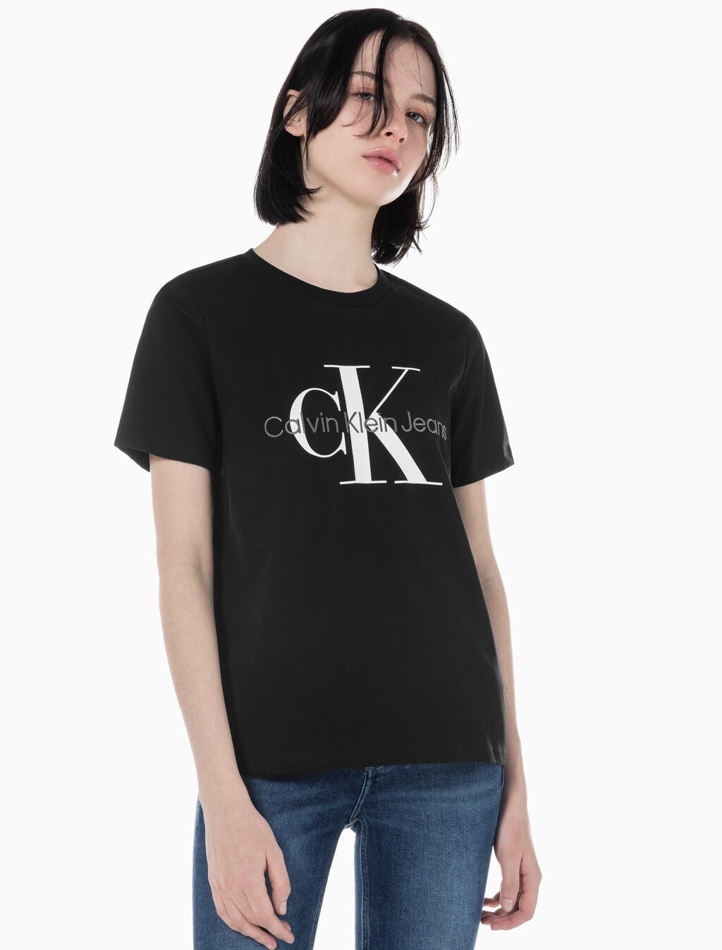 Buy 여성 스트레이트핏 모노그램로고 크루넥 반팔 티셔츠 in color CK BLACK