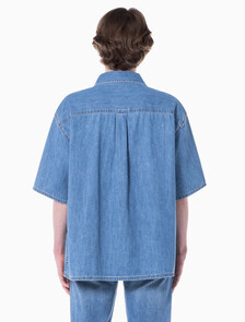 Buy 남성 캠프 반팔 데님 셔츠 in color MID BLUE BACK EMBRO