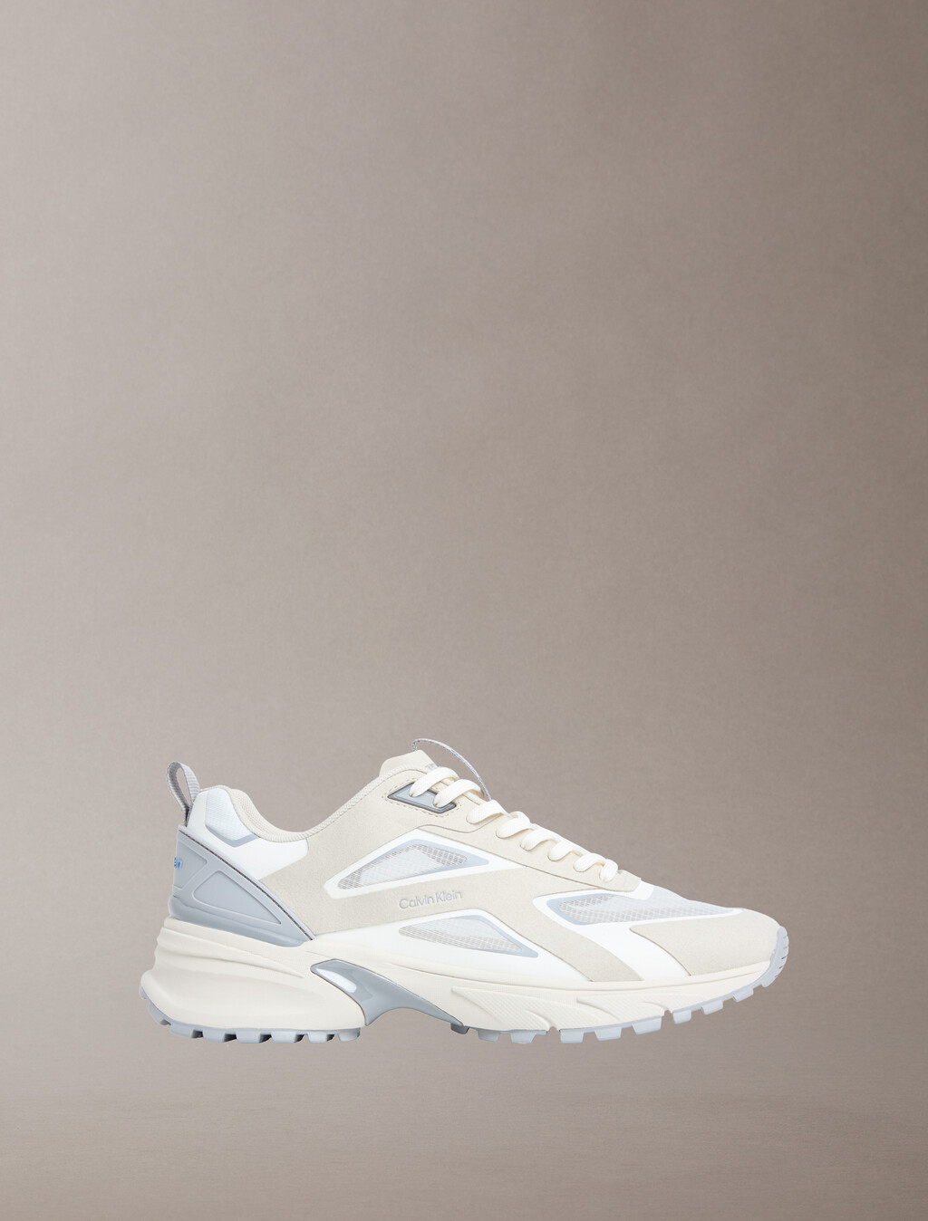 Buy 남성 트레일블러이저 하이크 러너 레이스업 슈즈 in color Ivory