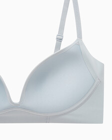 Buy 여성 인비저블 AF 푸쉬업 플런지 브라 in color SILVER SPRINGS