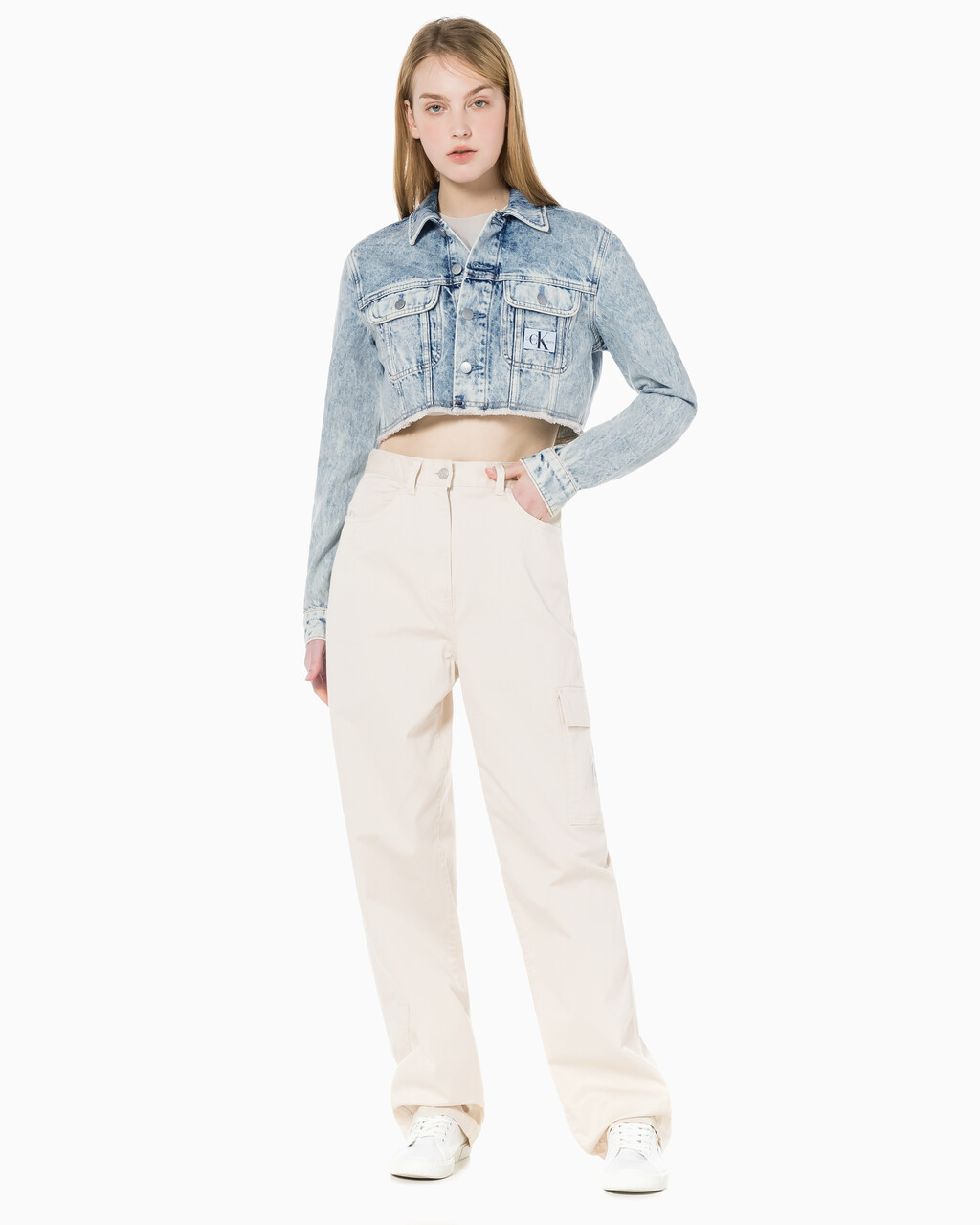 Buy 여성 스트레이트핏 하이라이즈 코튼 카고 팬츠 in color BLUR FLORAL_BLACK
