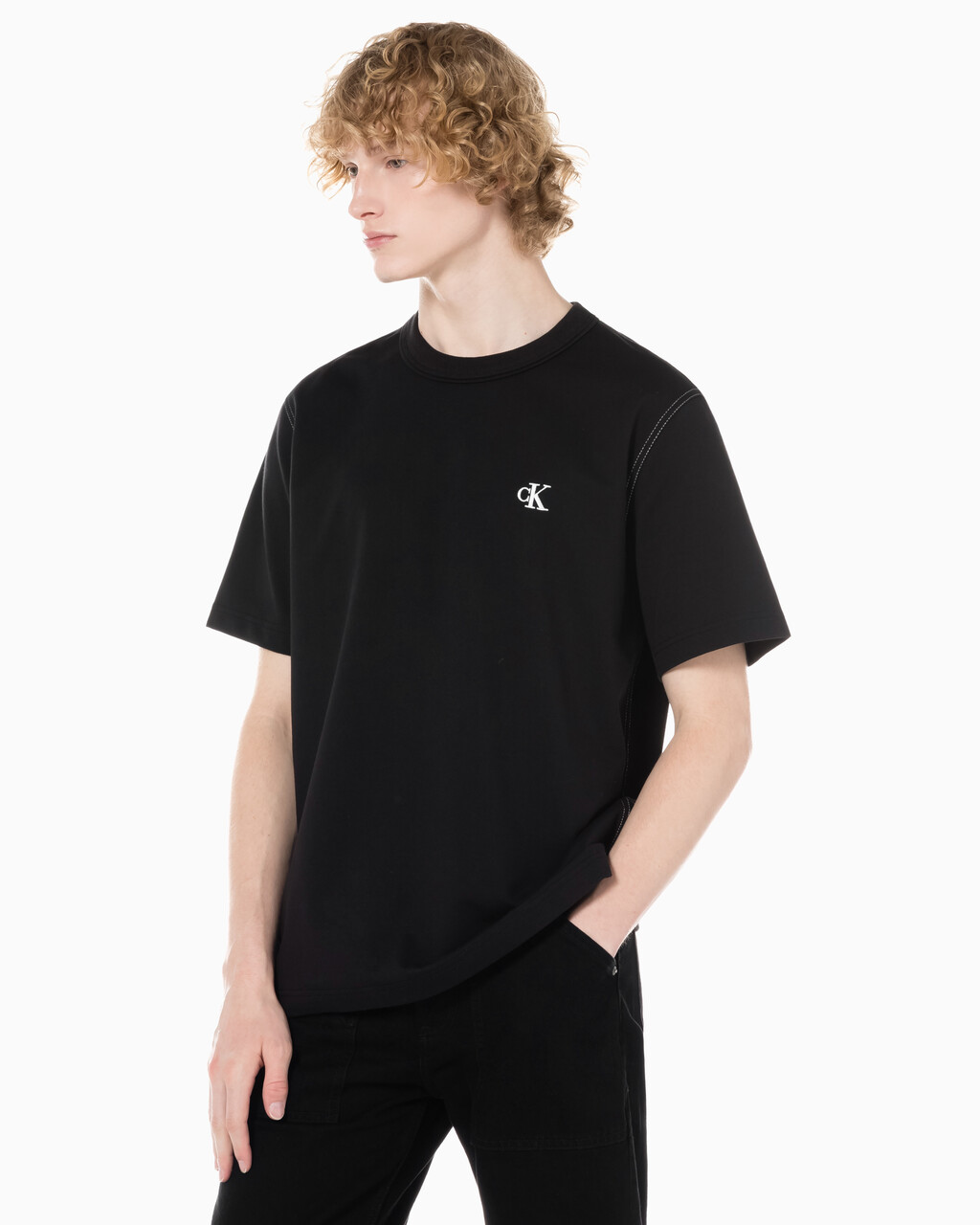 Buy 남성 레귤러핏 테리코튼 그래픽 반팔 스웨트셔츠 in color CK BLACK