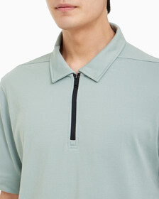 Buy 남성 리플렉티브 로고 레귤러 핏 기능성 집업 폴로 티셔츠 in color GREEN MILIEU