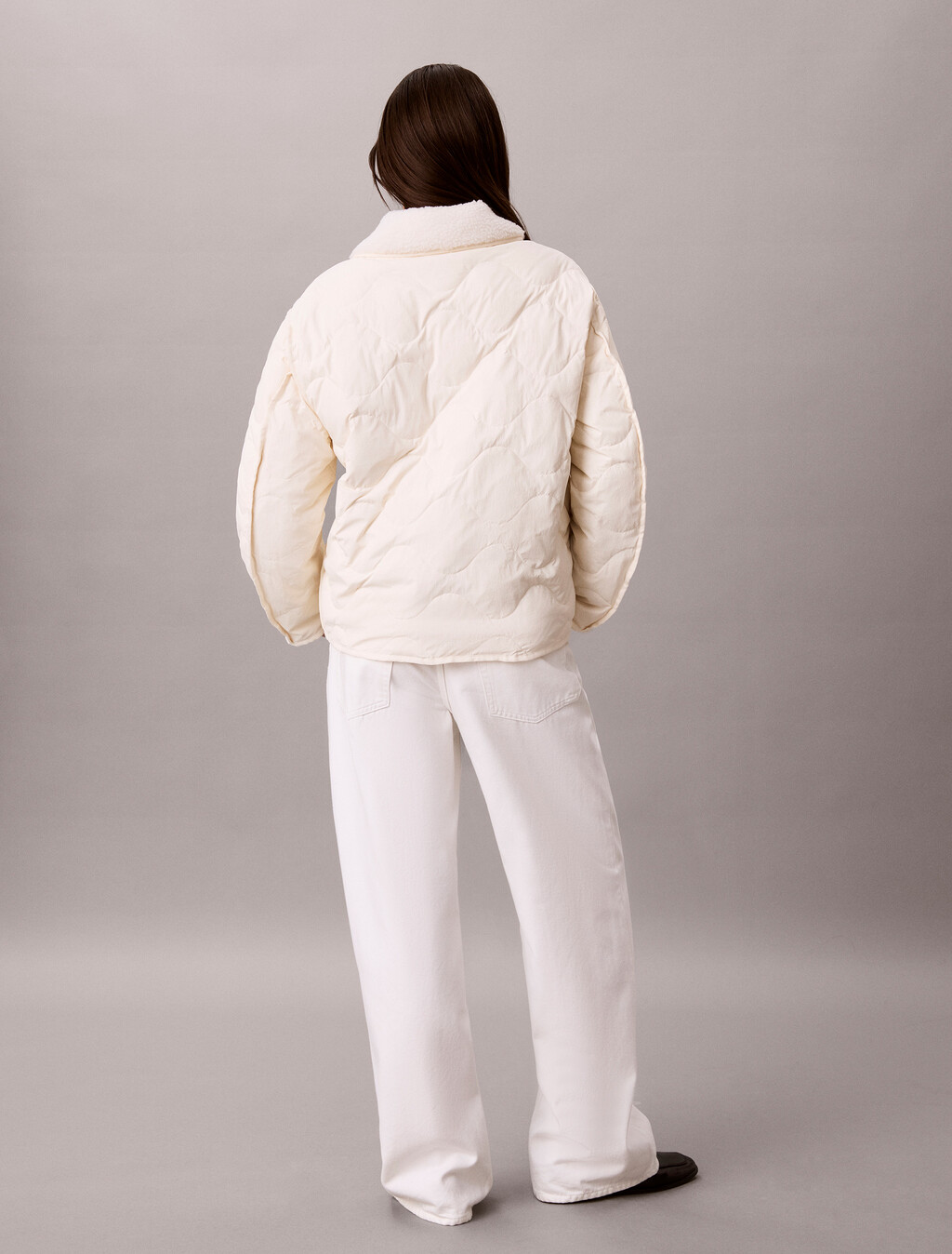 Buy 여성 노벨티 퀼팅 경량 다운 자켓 in color DESERT SAND DUN