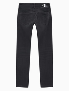 Buy 남성 모던 테이퍼핏 블랙 얼티밋 스트레치 데님 in color WASHED BLACK LOGO LACE