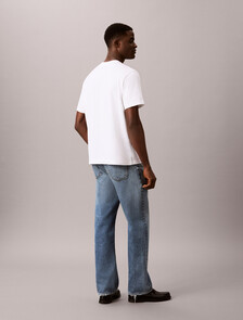 Buy 캘빈 커시브 그래픽 티 in color BRIGHT WHITE