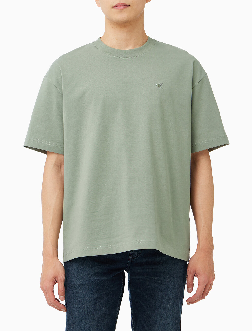 Buy 남성 오버핏 엠보스 모노로고 티 in color Grey