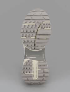 Buy 여성 트레일블레이저 하이크 런 슈즈 in color Ivory