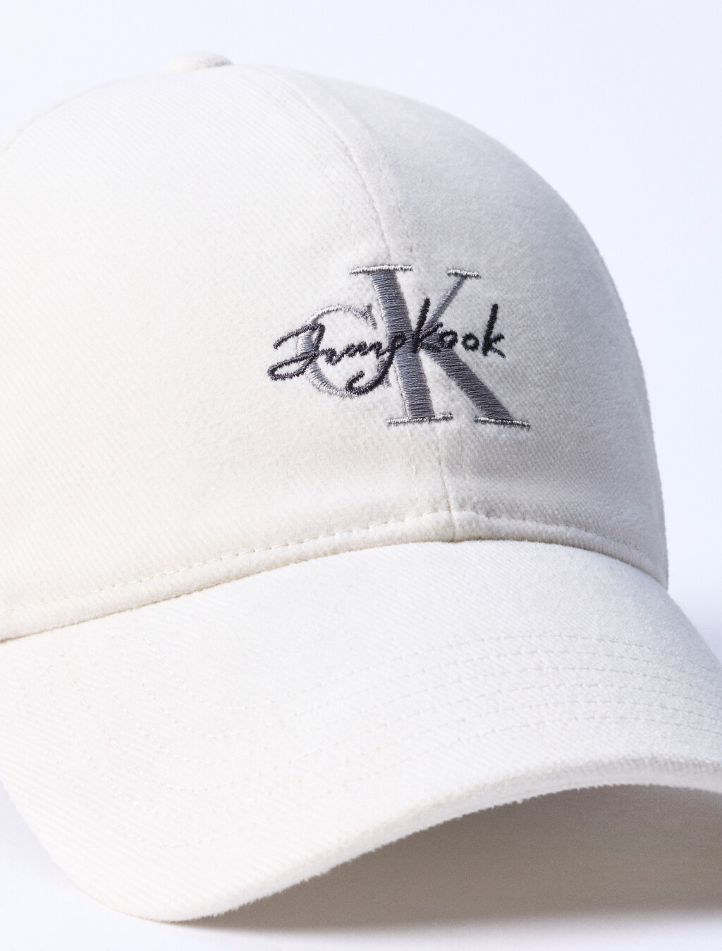 Buy Jung Kook for Calvin Klein  남녀공용 CK 모노그램 엠브로이더리 볼캡 in color TOFU