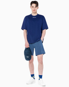 Buy 남성 레귤러 핏 에센셜 하이 스트레치 기능성 우븐 쇼츠 in color CRAYON BLUE