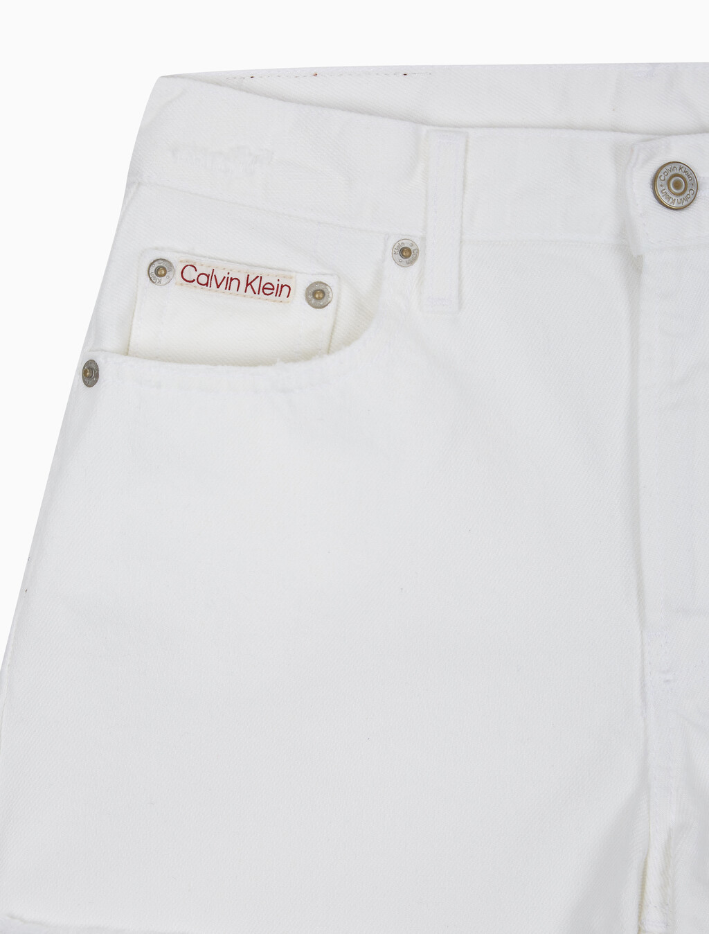Buy 여성 90's 핏 3인치 디스트로이드 화이트 데님 쇼츠 in color CHALK WHITE DESTROY