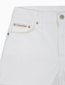 Buy 여성 90's 핏 3인치 디스트로이드 화이트 데님 쇼츠 in color CHALK WHITE DESTROY