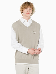Buy 남성 엠보스드 스웨터 베스트 in color BEIGE