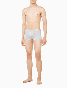 Buy 남성 CK 블랙 3PK 로우 라이즈 트렁크 in color Charcoal / Dark Pink / White