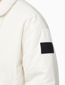 Buy 남성 리버서블 쉐르파 봄버 in color WHITE