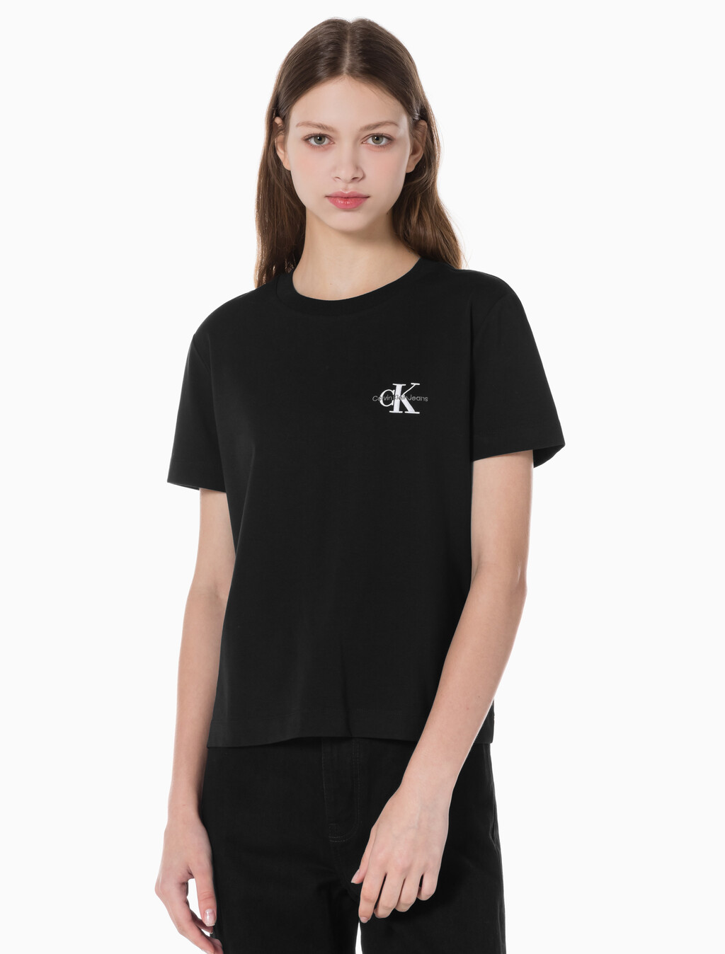 Buy 여성 스몰 모노그램 모던 스트레이트핏 반팔 티셔츠 in color CK BLACK