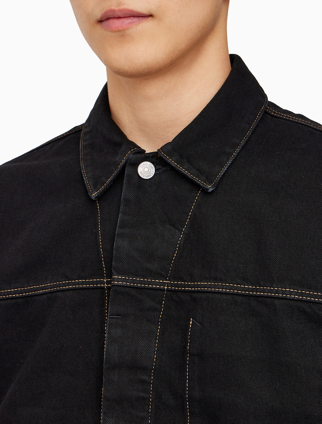 Buy [손흥민 캡슐] 남성 릴렉스 데님트러커 in color BLACK