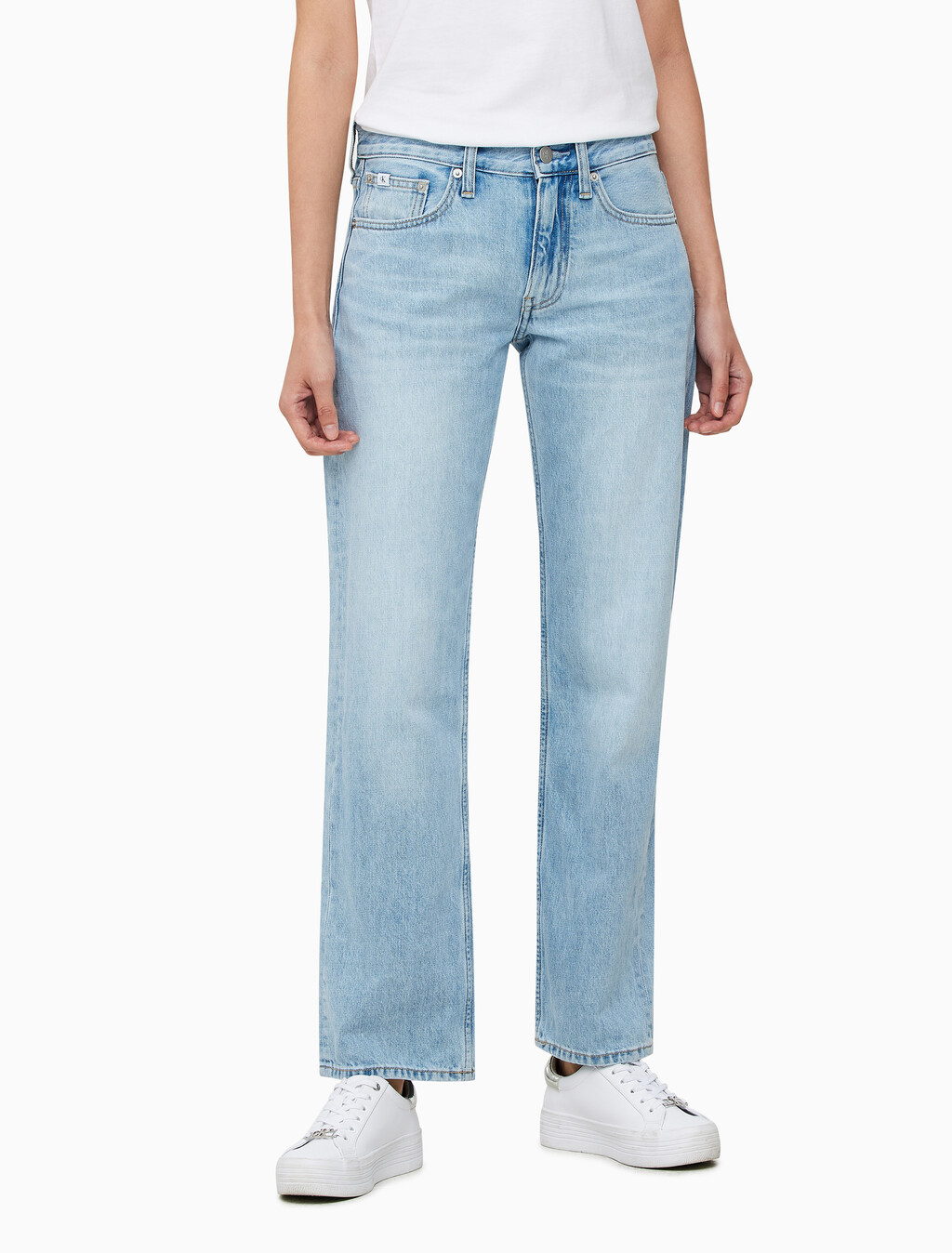 Buy 여성 로우라이즈 스트레이트핏 라이트블루 데님 in color CHALKY BLUE