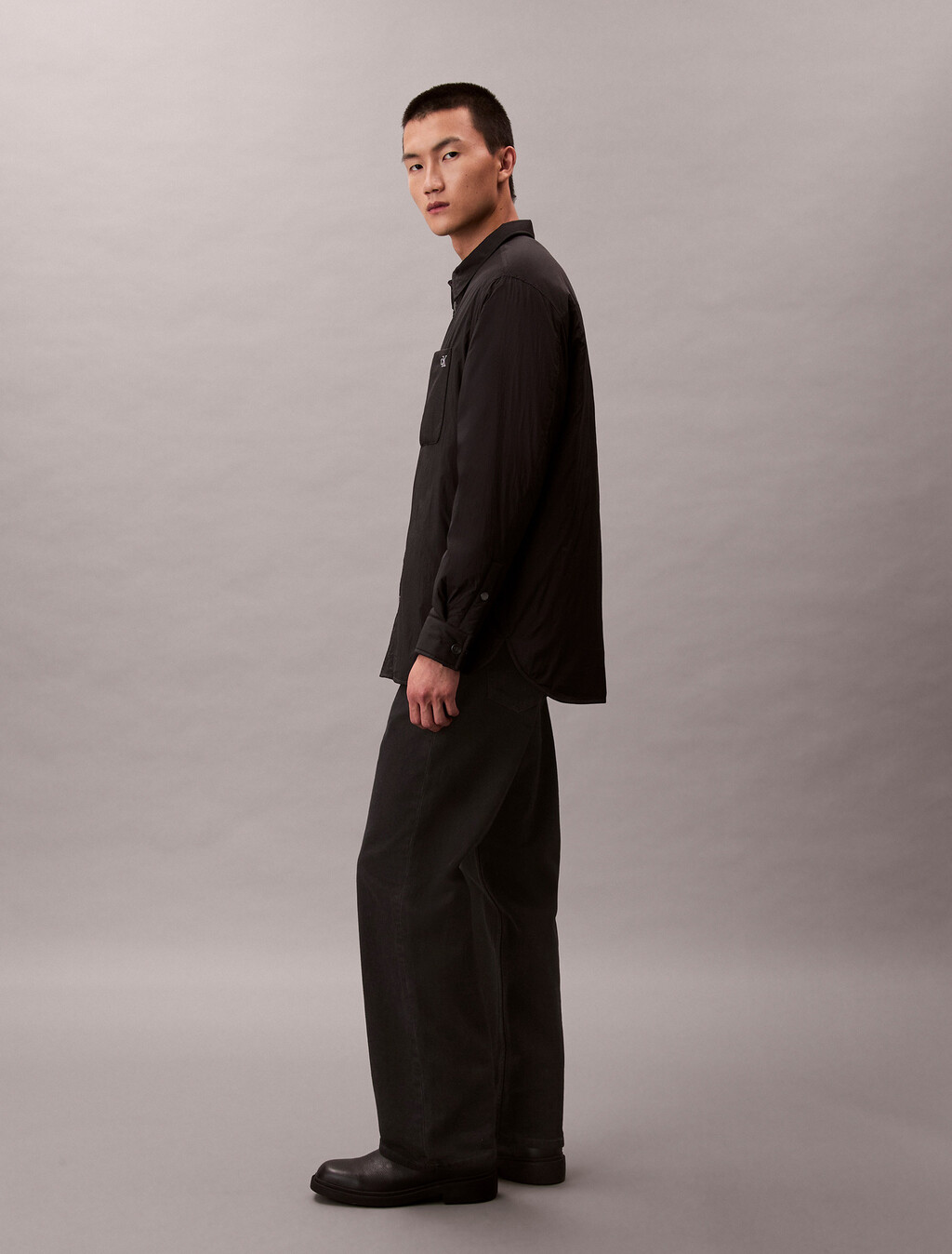 Buy 남성 패디드 셔츠 자켓 in color BLACK