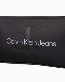 Buy 여성 CKJ 스컬티드 파우치 숄더백 in color BLACK