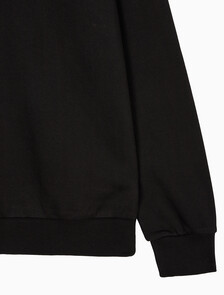 Buy 남성 레귤러핏 로고 그래픽 맨투맨 스웻셔츠 in color CK BLACK