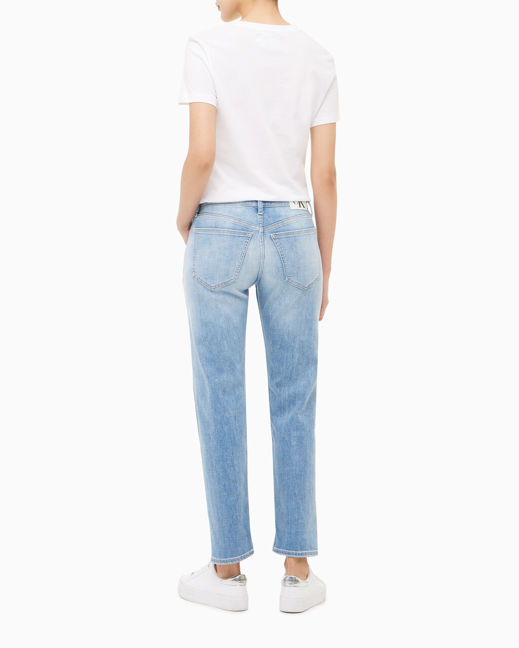 Buy 여성 보이핏 미드블루  데님 in color MID BLUE BACK EMBRO