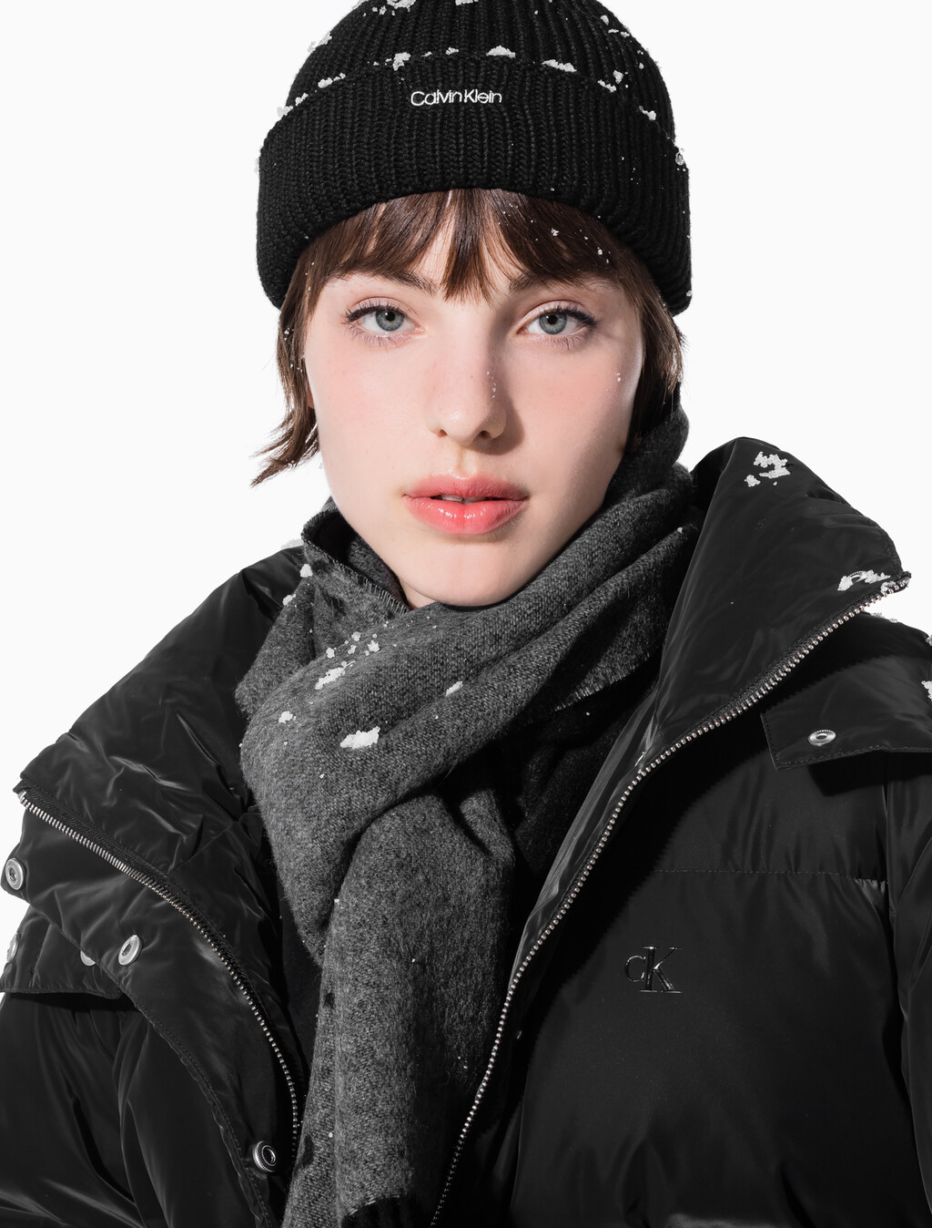Buy 여성 디터쳐블 후디 다운 푸퍼 in color CK BLACK
