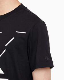 Buy 남성 CK 스캐터 로고 레귤러핏 반팔 티셔츠 in color CK BLACK