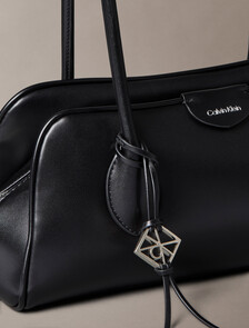 Buy 여성 엠보스드 로고 비즈니스 멀티 컴퍼넌트 숄더 백 in color BLACK