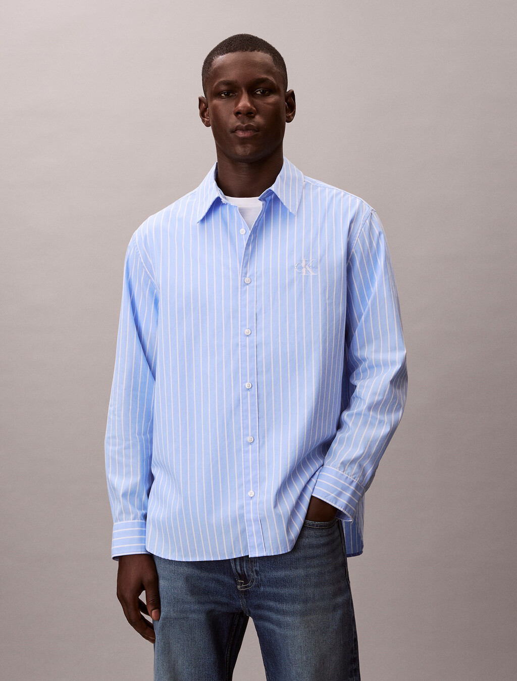 Buy 남성 스트라이프 워시드 팝플린 릴렉스 셔츠 in color Deep Indigo Blue