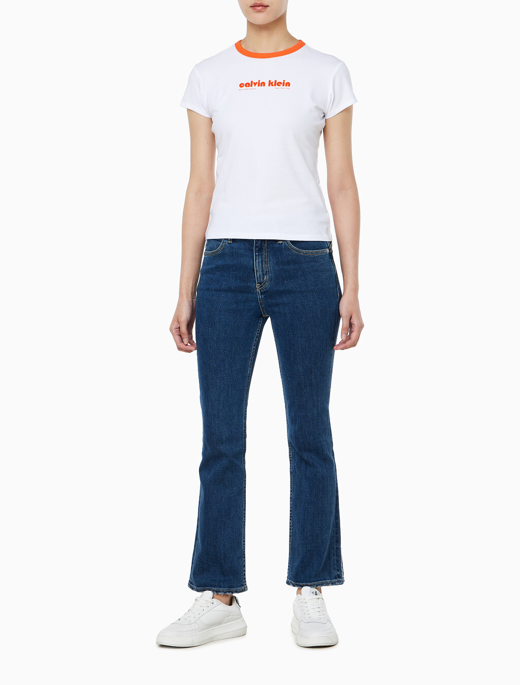 Buy 여성 레트로 로고 그래픽 티셔츠 in color BRILLIANT WHITE