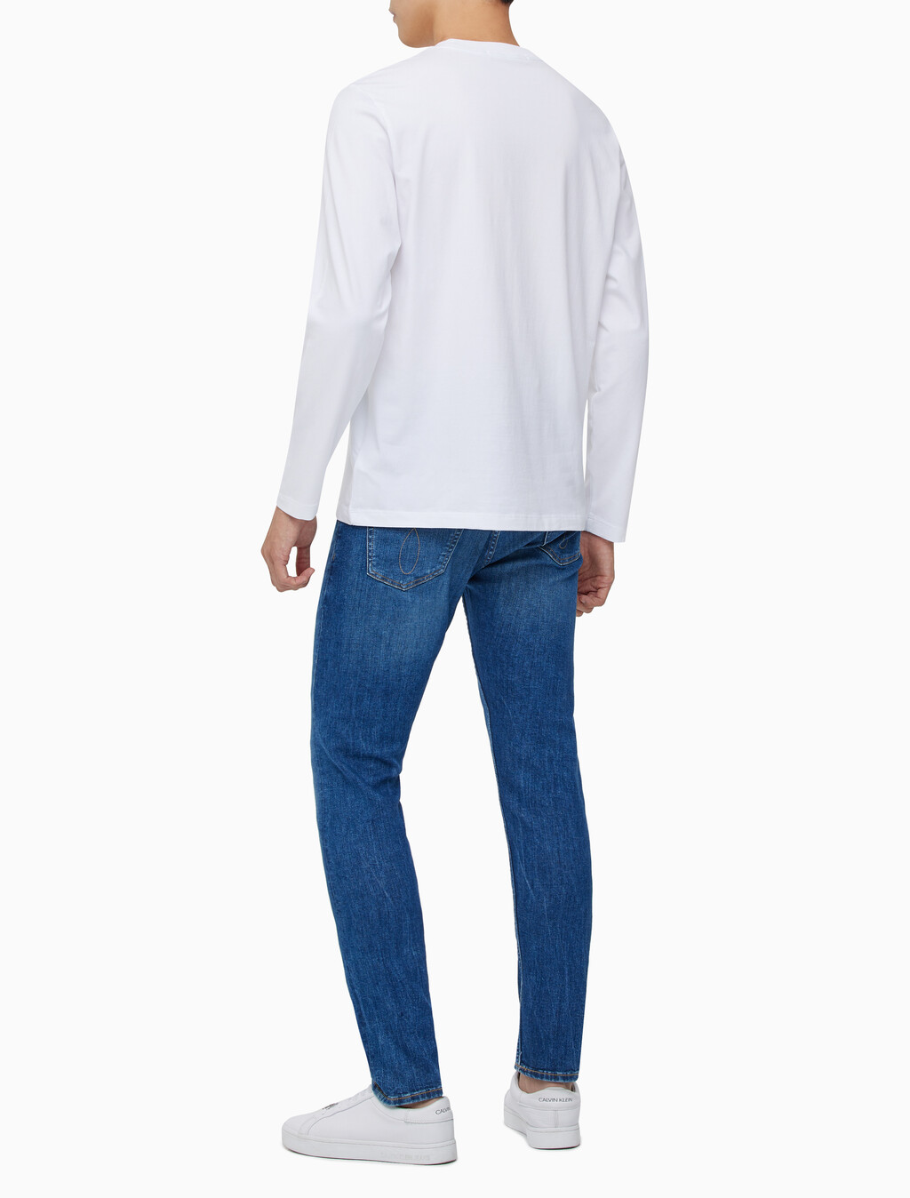 Buy 남성 레귤러핏 인스티튜셔널 긴팔 티셔츠 in color BRIGHT WHITE