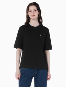 Buy 여성 릴렉스 로고 반팔 티셔츠 in color CK BLACK