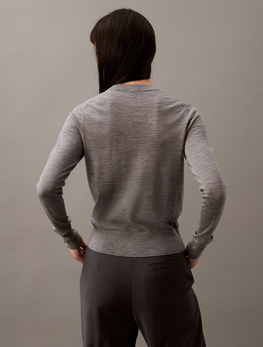 Buy 여성 롱슬리브 테크 메리노 울 크루넥 스웨터 in color MEDIUM GREY HEATHER