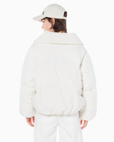 Buy 여성 숏다운 와이드넥 푸퍼 in color WHITE