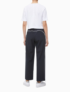 Buy 여성 박시 핏 에센셜 기능성 반팔 티셔츠 in color BRIGHT WHITE